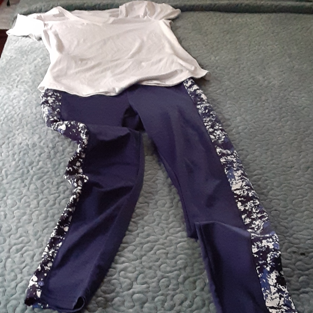 Work-Out Capris - Picture 3 of 3